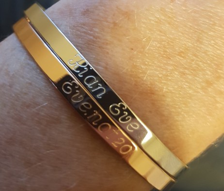 gravure personnalisée sur bracelet